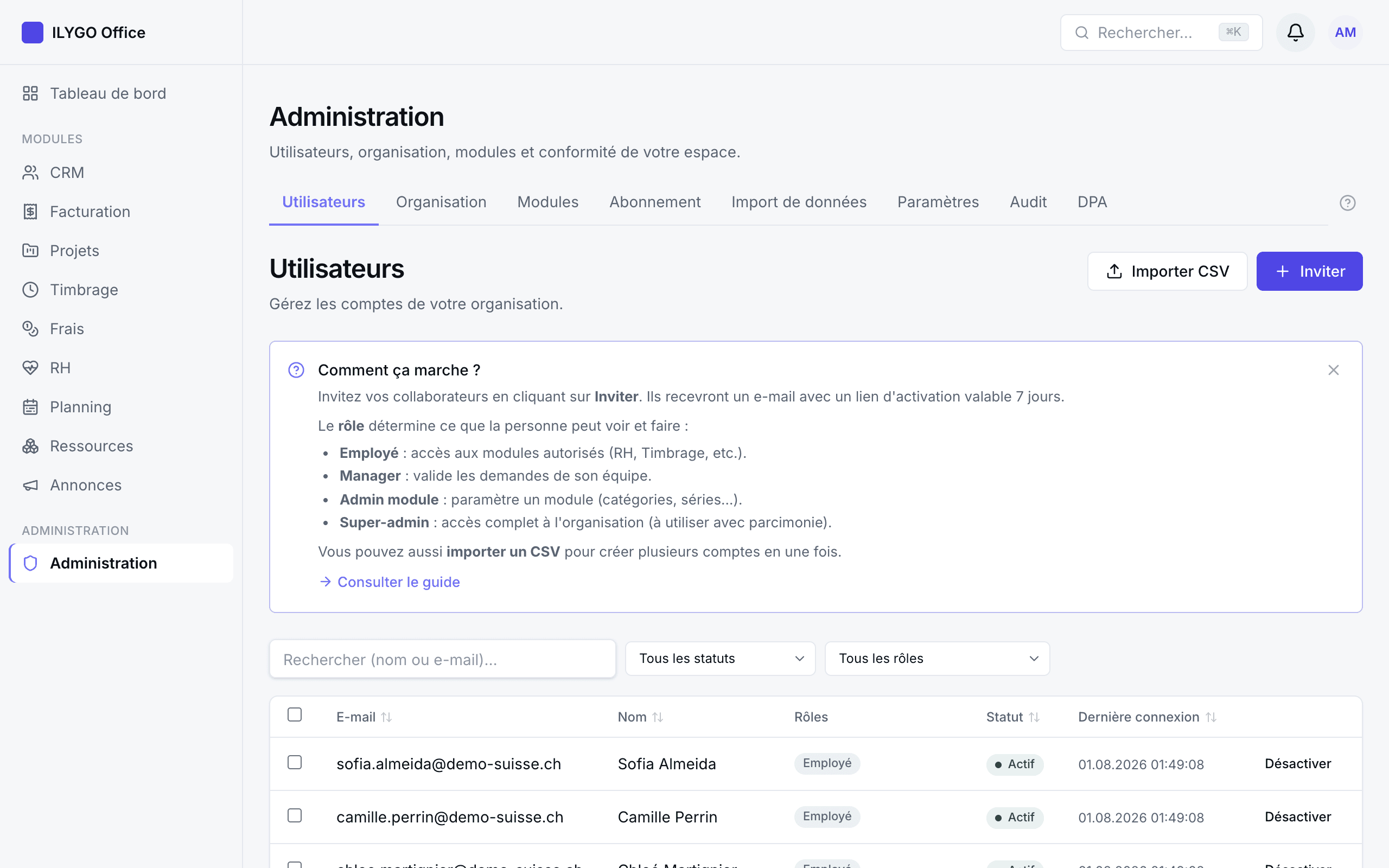 Liste des comptes avec rôles, statuts et actions